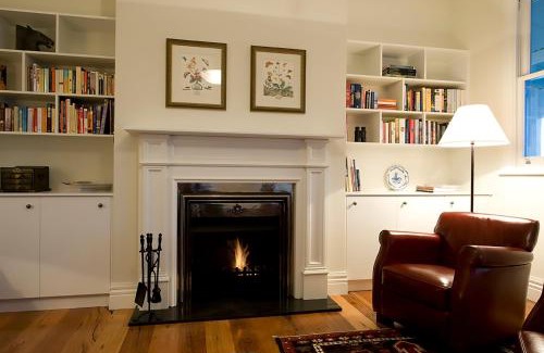Wattle Grove Villa | Villa Talia Tasmania