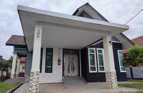 Kampung Bakat Hulu Villa | Villa Tamu Dr Din - Portable Pool