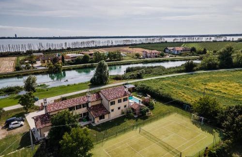 Ca' Pirami Villa | Villa Tania