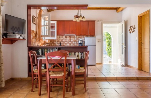 Votsi Villa | Villa Tassoula - One Bedroom Villa, Sleeps 3