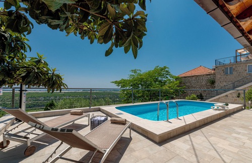 Popovici Villa | Villa Tea-a special family-friendly stay!