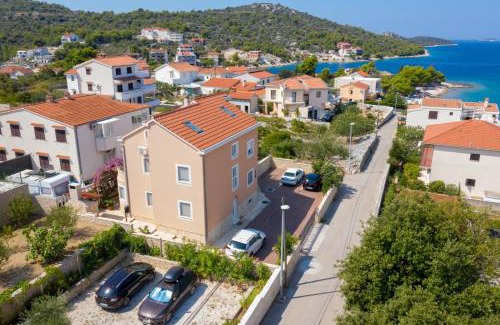 Razanj Apartment | Villa Tea