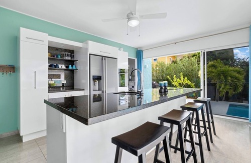 Sabadeco Villa | Villa TealSea Views 3-bedroom villa in Sabadeco with Salt Pool, WiFi, AC