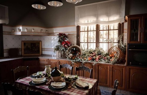 Montilla House | Villa Tela & Vino