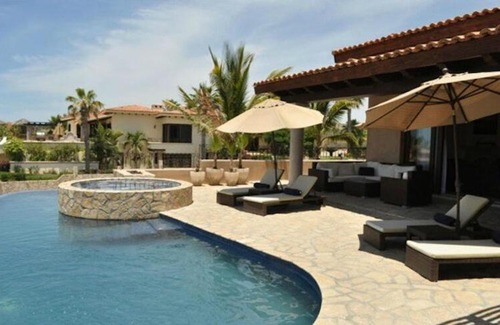 Los Cangrejos II y III Villa | Villa Tequila Gold at Punta Ballena