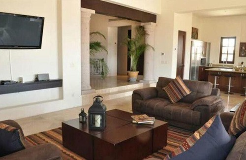 Los Cangrejos II y III Villa | Villa Tequila Gold at Punta Ballena