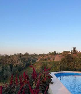 Montecalvo Versiggia Villa | Villa Teresa - Villa & Piscina immersi nel vigneto!
