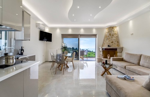 Tsoukaladhes Villa | Villa "Thanasis" with Sea View, Private Pool & Wi-Fi