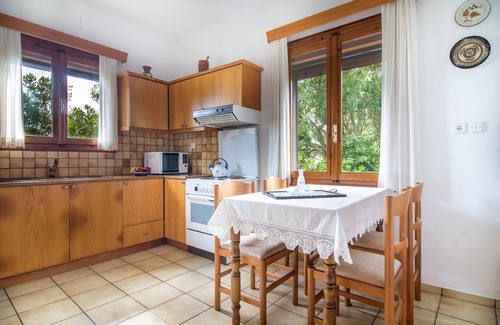 Lefkogeia Villa | Villa Thymari.nCosy 3-bedroom Villa with lush gardens , beautiful view