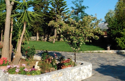 Lefkogeia Villa | Villa Thymari.nCosy 3-bedroom Villa with lush gardens , beautiful view