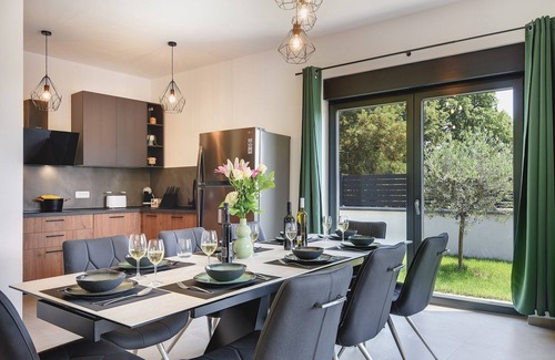 Jadreski Villa | Villa Tika in Pula for families with kids playground