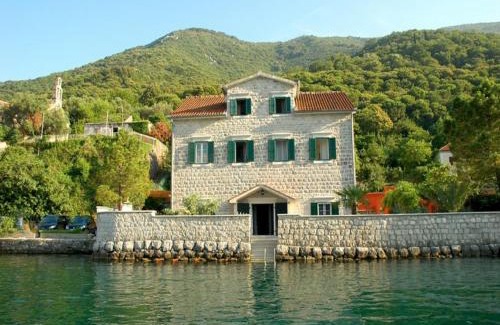 Donja Kostanjica Villa | Villa Toma