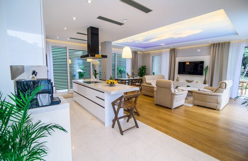 Stikovica Villa | Villa Toni, OWNER - Where the modern man unwinds!