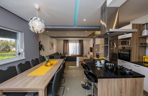 Kastel Stari House | Villa Toni with swimming pool