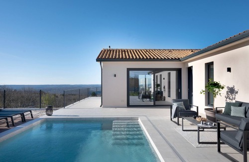 Bartici Villa | Villa TonKa with jacuzzi sauna and private pool