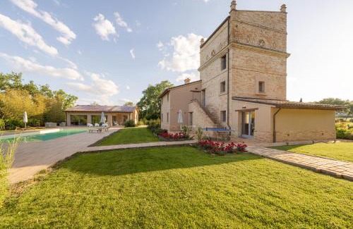 Urbisaglia Villa | Villa Torre Anna - Jacuzzi - Pool - Garden