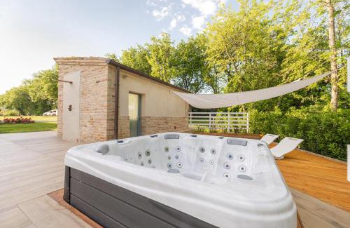 Urbisaglia Villa | Villa Torre Anna - Jacuzzi - Pool - Garden