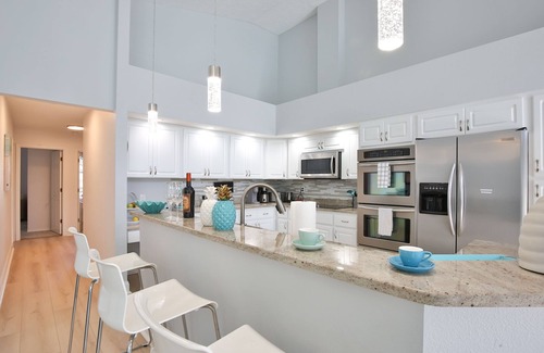 Palma Sola House | Villa Treasure Island - Beautifully Renovated Private Pool Home w/Hottub