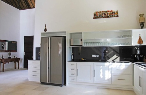 Banjartegehe Villa | Villa Tri Murti, Lovina beach villa with private swimming pool at - up to 10 people
