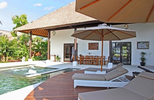 Banjartegehe Villa | Villa Tri Murti, Lovina beach villa with private swimming pool at - up to 10 people
