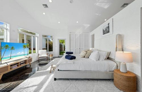 North Bay Village Villa | Villa Tropique