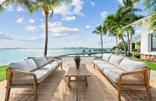 North Bay Village Villa | Villa Tropique