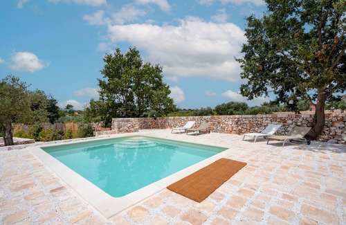 Castellana Grotte House | Villa 'Trulli Di Titti Countryhouse' with Private Garden, Wi-Fi and Air Conditioning