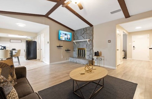 Northeast Carrollton House | Villa Tulum ★ Spacious/Cozy/Covered patio/BBQ