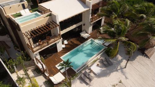 Soliman Bay Villa | Villa TuluMar Beachfront Luxury Villa- full service