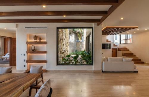 Soliman Bay Villa | Villa TuluMar Beachfront Luxury Villa- full service