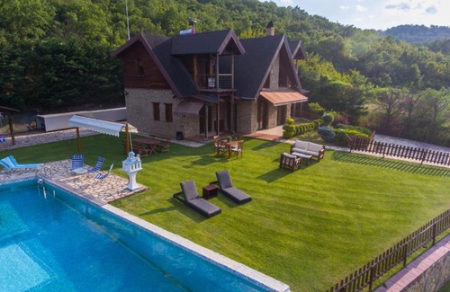 Almopia Villa | Villa Tuman