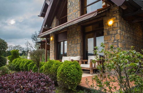 Almopia Villa | Villa Tuman