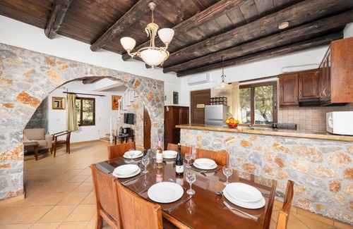 Tavronitis Villa | Villa Tzina - Three Bedroom Villa, Sleeps 6