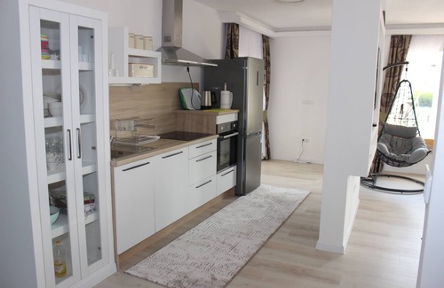 Mali Radic Villa | Villa Una Navis Bihać is situated on the shores of the emerald beauty of the Una