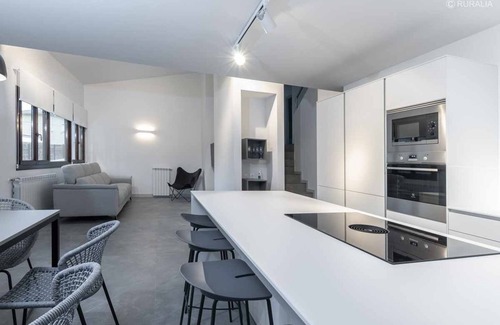 La Portilla House | Villa Valdés-An idyllic place, near the coast.