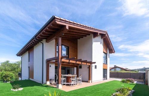 Llanes House | Villa Vacacional La Raizona