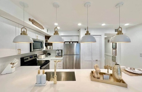Monroe County Apartment | Villa Valbuena Key Largo- Ocean Pearl, Restaurant, Marina