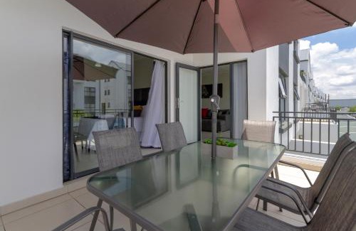 Greater Johannesburg Metropolitan Area Apartment | Villa Valentino Greenstone Ridge WiFiNetflix