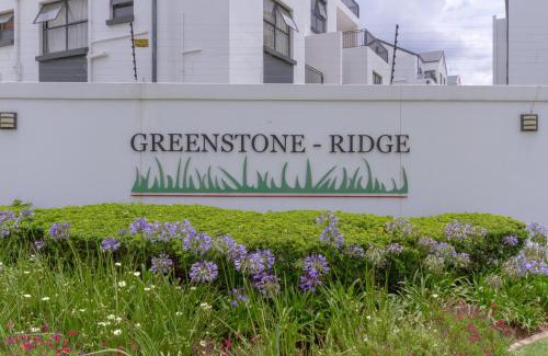 Greater Johannesburg Metropolitan Area Apartment | Villa Valentino Greenstone Ridge WiFiNetflix