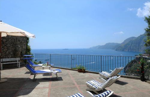 Laurito Villa | Villa Valeria
