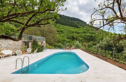 Kotor Villa | Villa Valeriana with Outdoor Pool