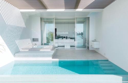 Onna Villa | Villa VALIOSA ON THE BEACH