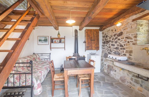 Sansepolcro House | Villa Vallorsaia with private pool, lake view, no neighbors