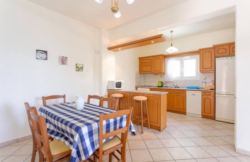 Nisaki Villa | Villa Vasillis - Three Bedroom Villa, Sleeps 7