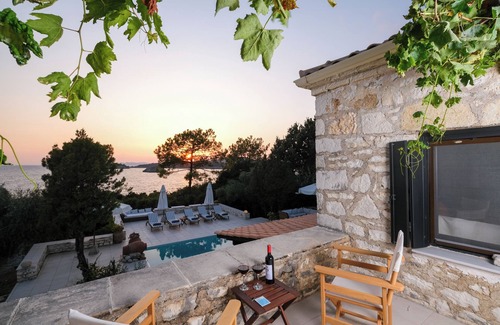 Sivota Villa | Villa "Veneziana in Syvota" with Sea View, Pool & Wi-Fi