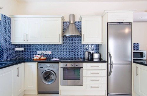 Latchi Cottage | Villa Vera - a villa that sleeps 6 guests in 3 bedrooms