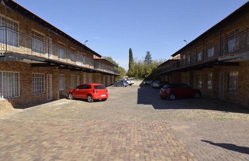 Klerksdorp Apartment | Villa vera Self Catering no.5.