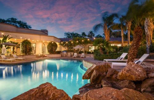 Bermuda Dunes Villa | Villa Verbena by AvantStay Expansive Estate w B-ball Court PoolSpa Entertainers Yard