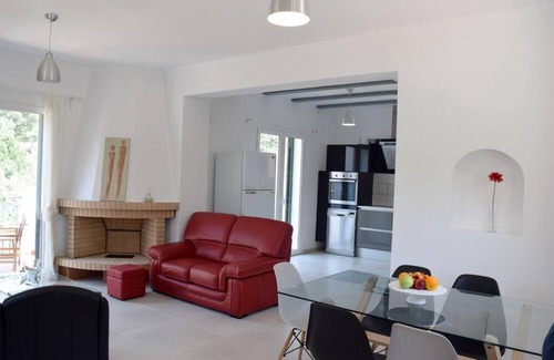 Dhrakata Villa | Villa Verde in Divarata