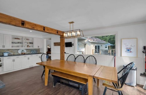 Caledon House | Villa Verde - Private Lakefront Retreat - Pool - Hot Tub